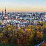 Panoramablick auf Hamburg im Abendlicht
